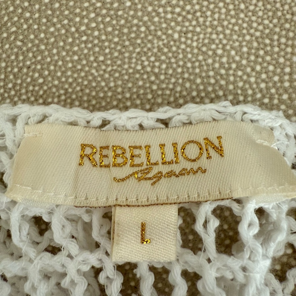 Rebellion Again White Crochet Cardigan Top Cropped Button Front Women’s L - Picture 3 of 3